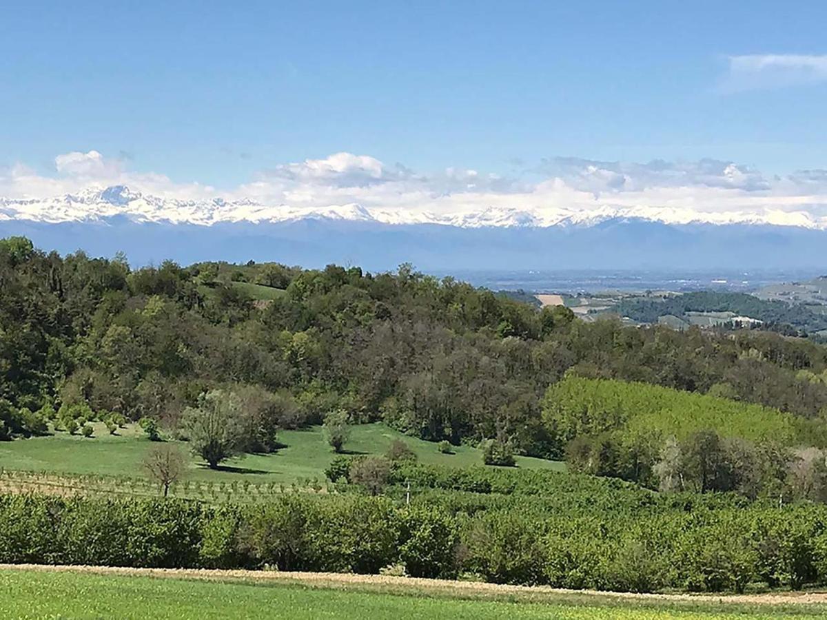 La Luce Delle Colline Bed and Breakfast Serravalle delle Langhe Exteriör bild