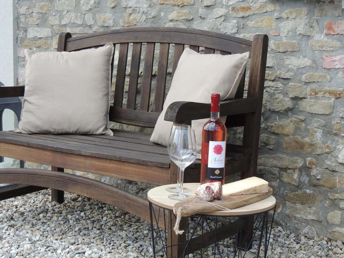 La Luce Delle Colline Bed and Breakfast Serravalle delle Langhe Exteriör bild