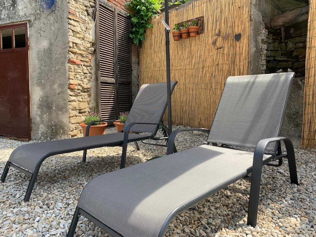 La Luce Delle Colline Bed and Breakfast Serravalle delle Langhe Exteriör bild