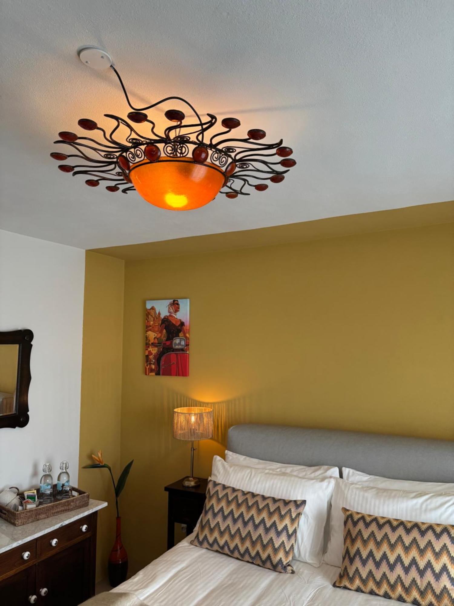 La Luce Delle Colline Bed and Breakfast Serravalle delle Langhe Exteriör bild